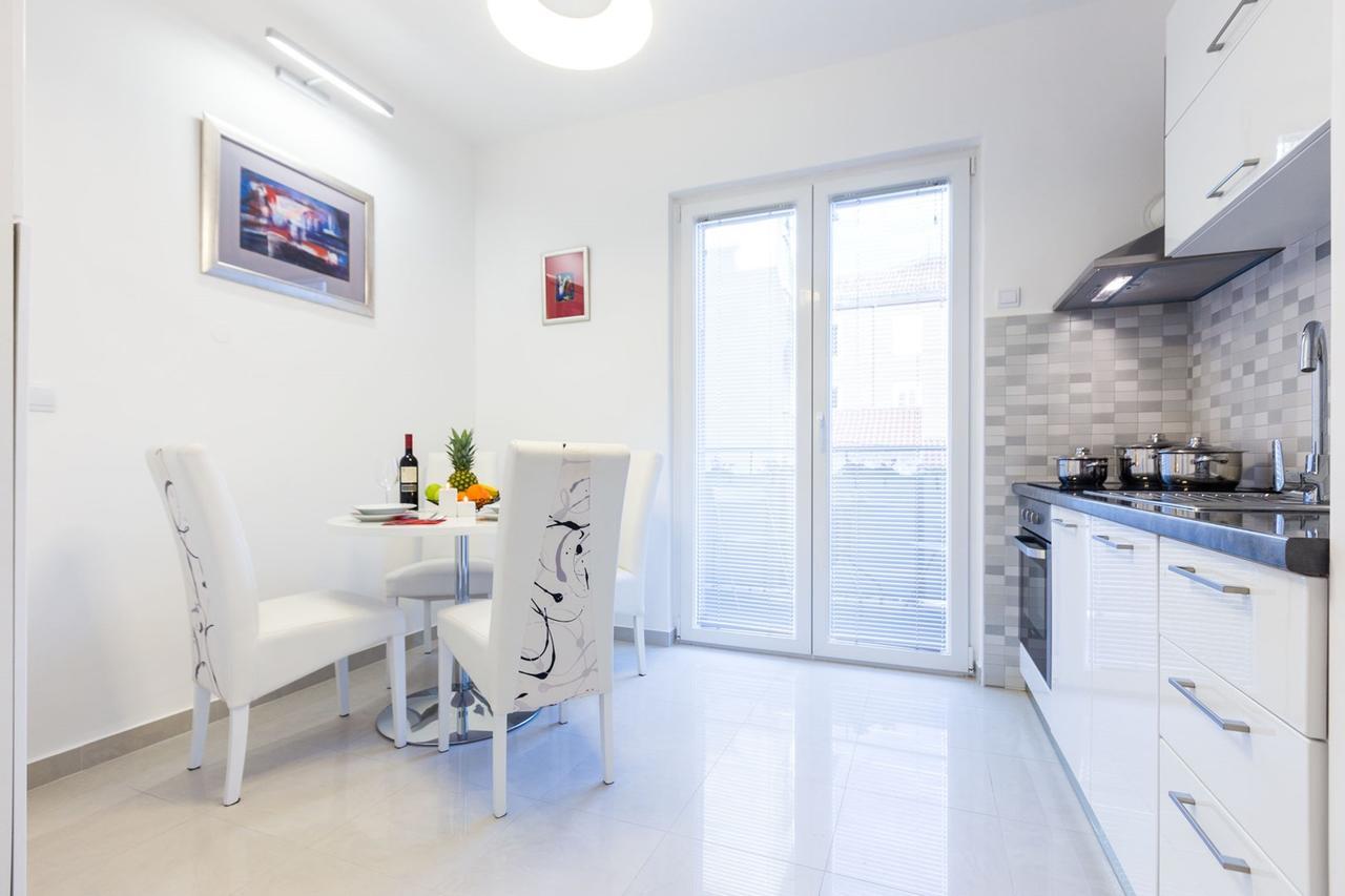 Fifi Apartment W. Parking In Old Town Zadar Quarto foto