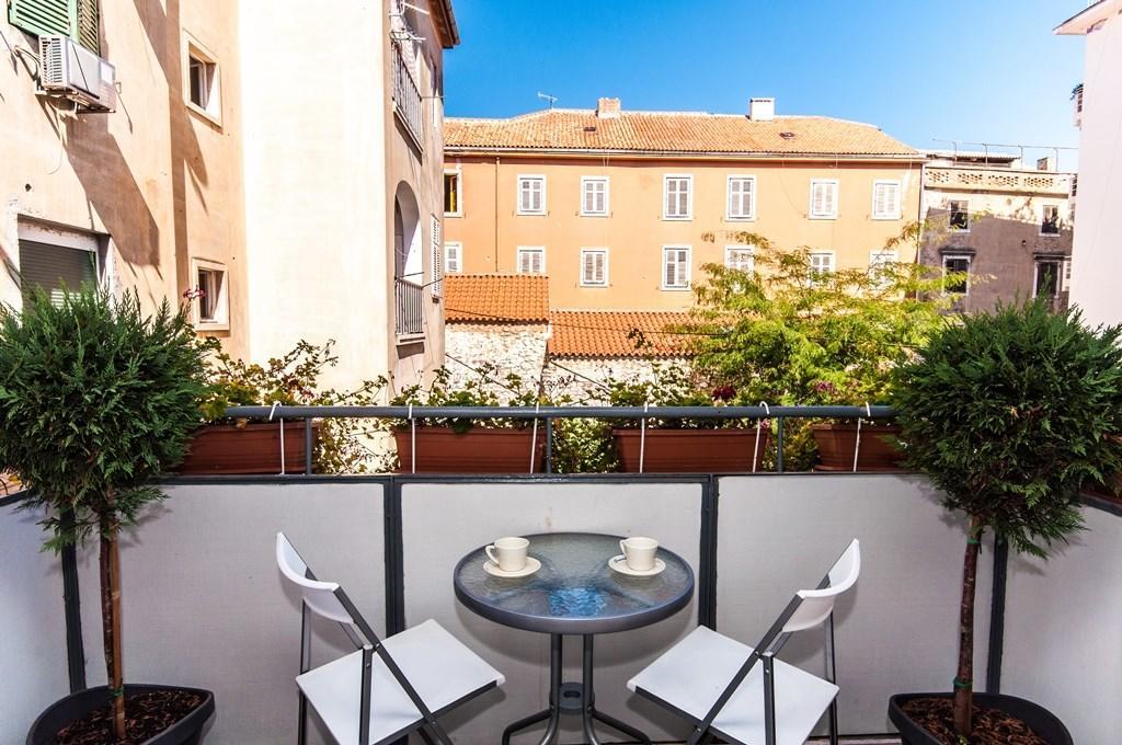 Fifi Apartment W. Parking In Old Town Zadar Exterior foto